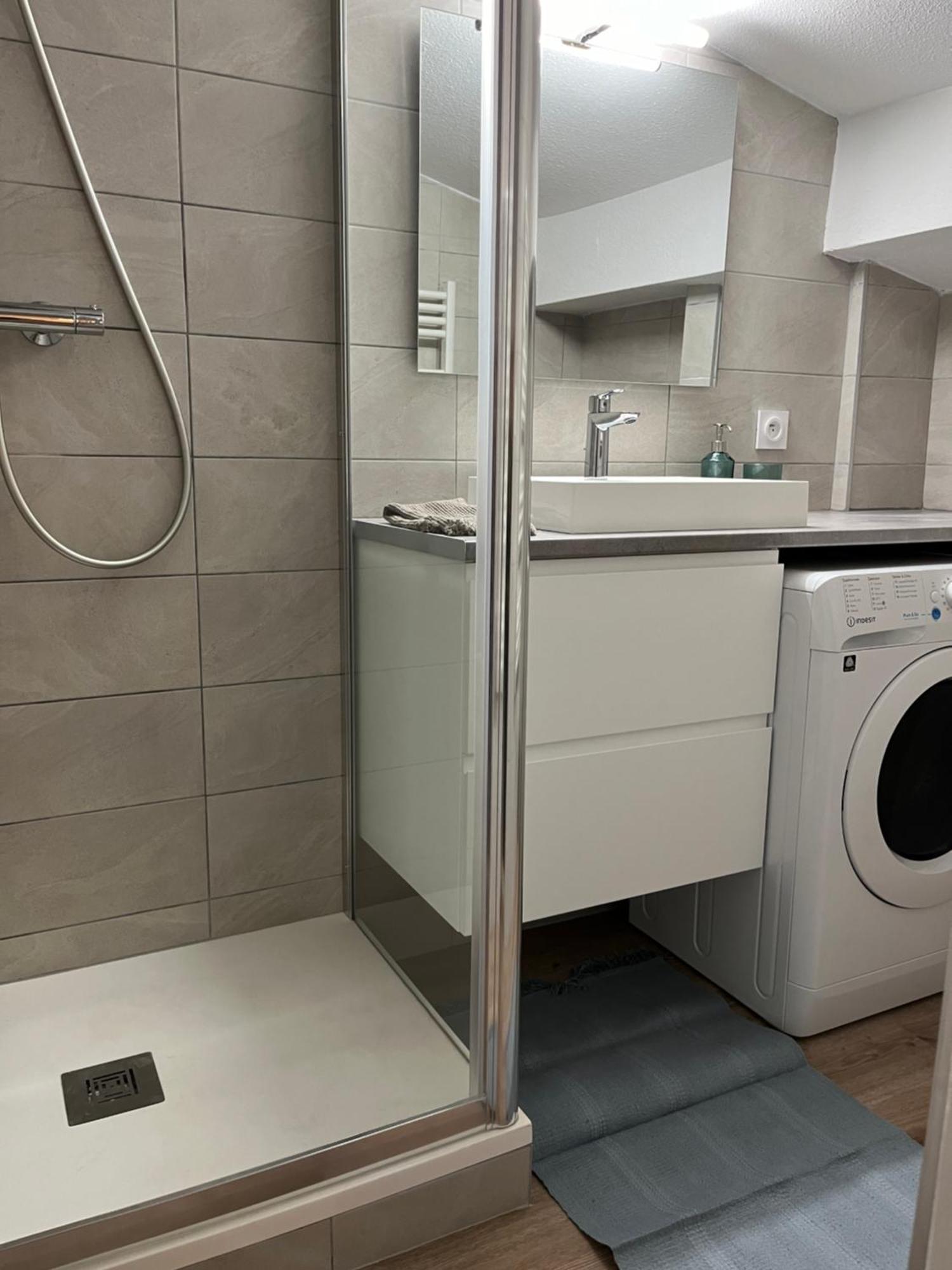 Appartement T3 Independant ลา การ์ด ภายนอก รูปภาพ