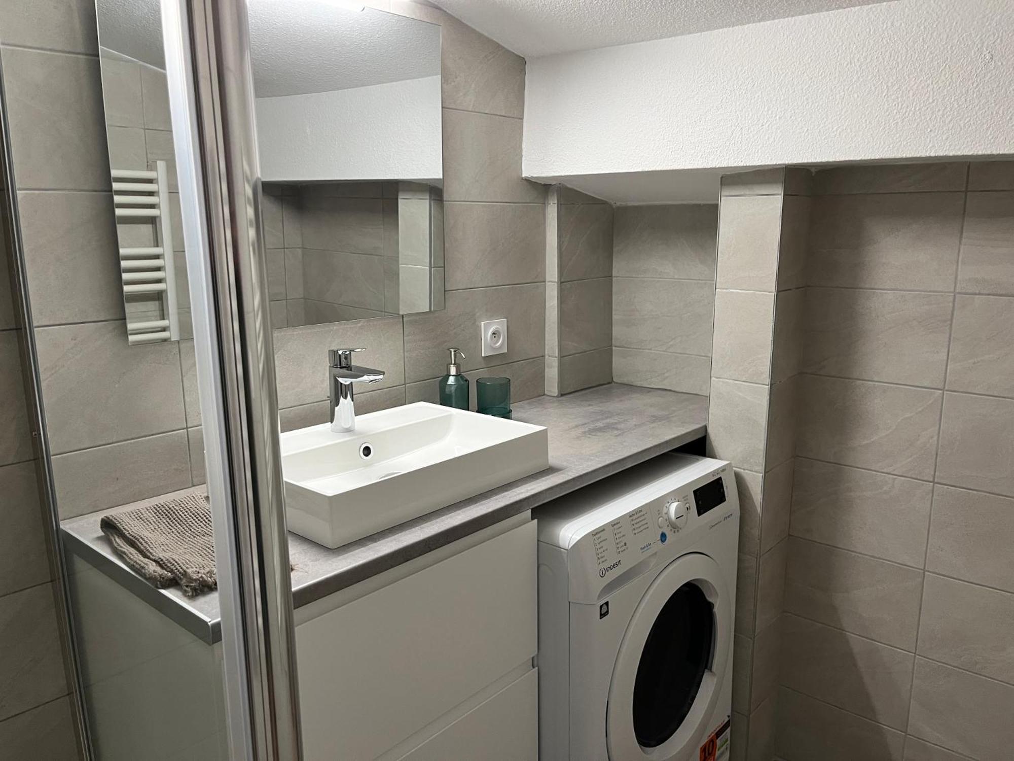 Appartement T3 Independant ลา การ์ด ภายนอก รูปภาพ