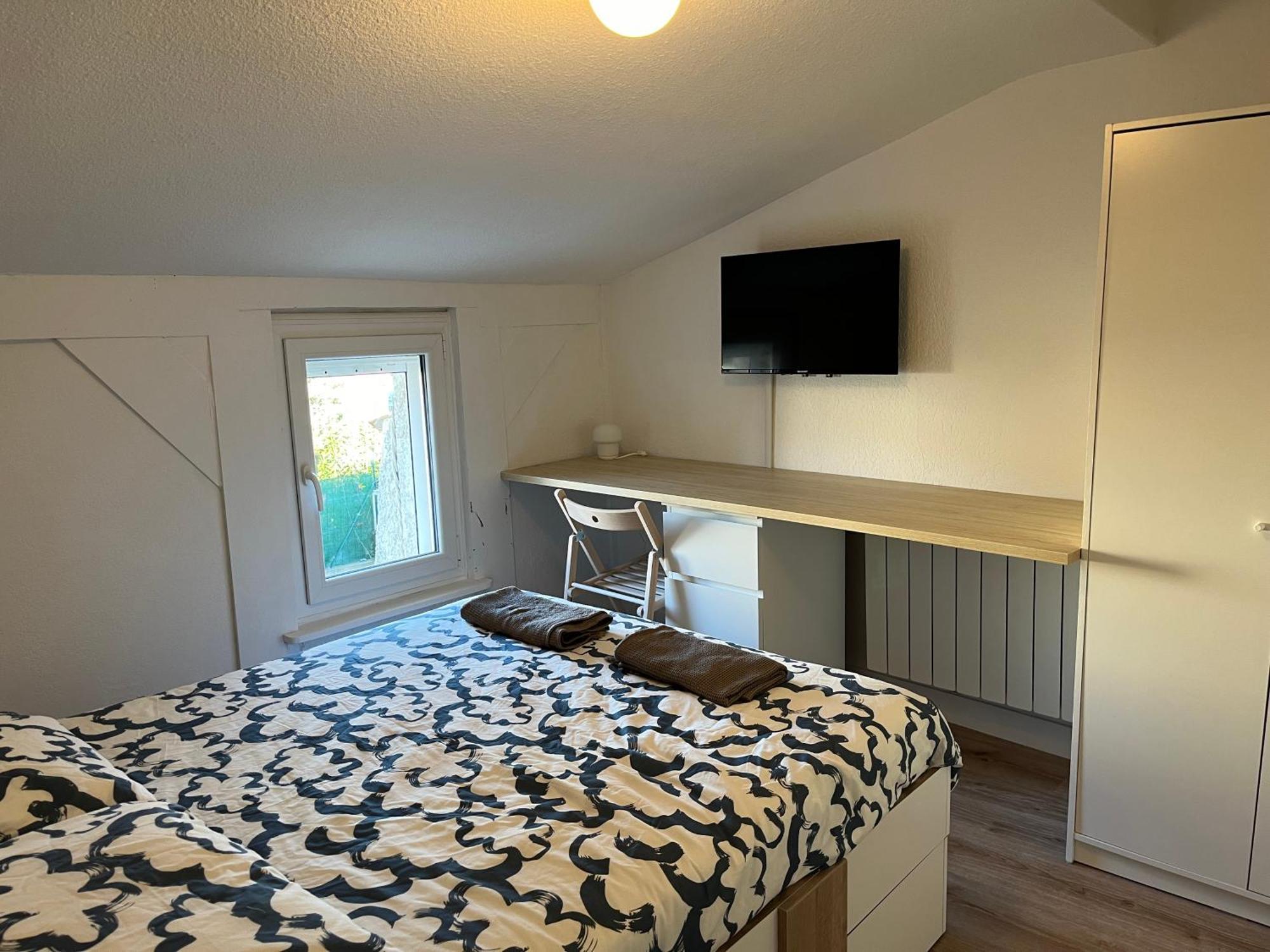 Appartement T3 Independant ลา การ์ด ภายนอก รูปภาพ